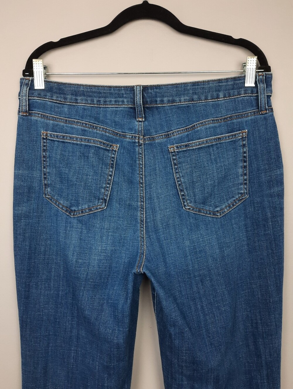 Chico's Embellished Raw Hem So Slimming Girlfriend Slim Leg Crop Jeans size 10 - Picture 5 of 15